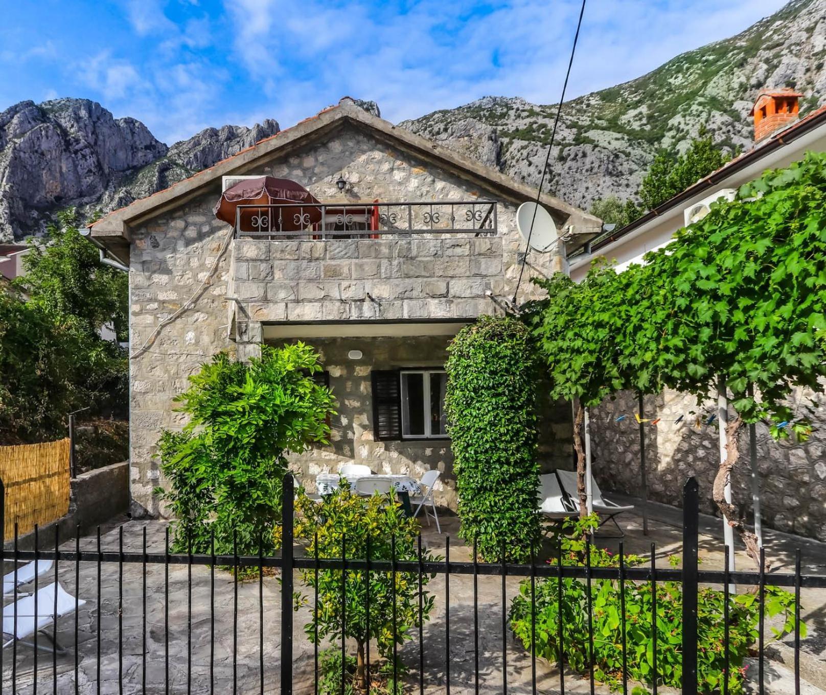 Villa Petrana Kotor Luaran gambar