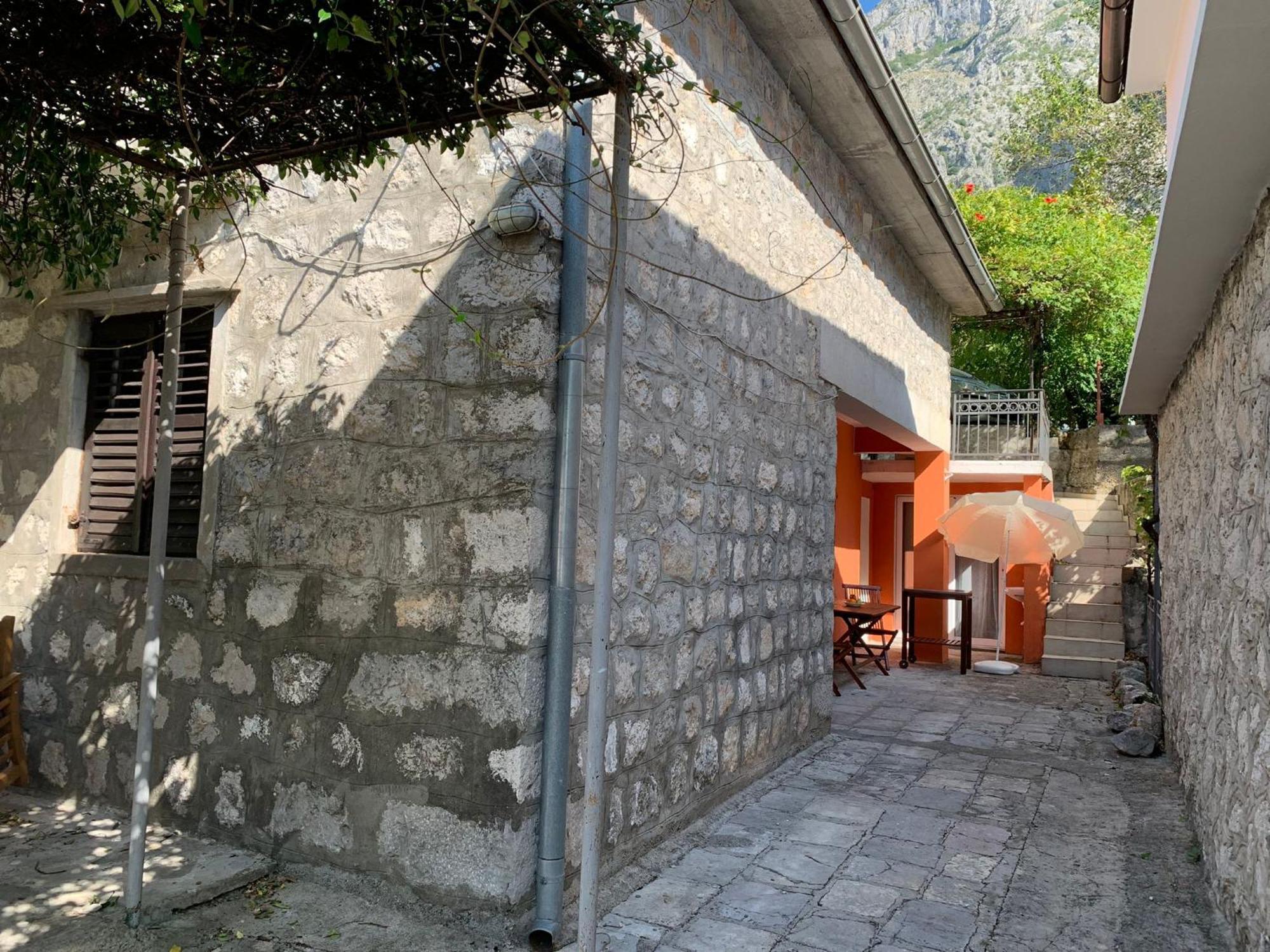 Villa Petrana Kotor Luaran gambar