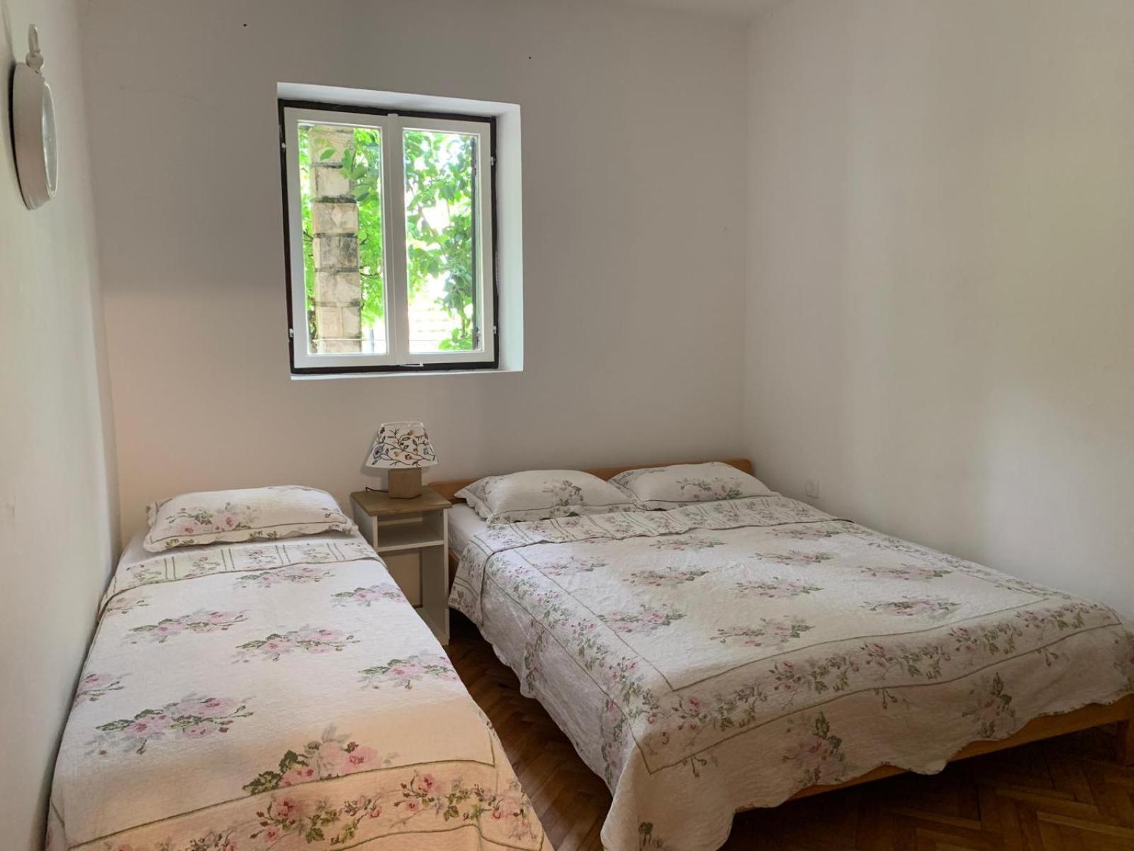 Villa Petrana Kotor Luaran gambar